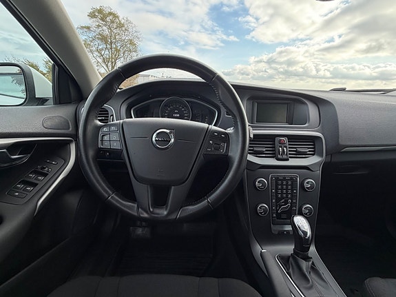 Volvo V40 7 of 12