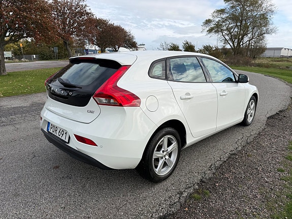 Volvo V40 4 of 12