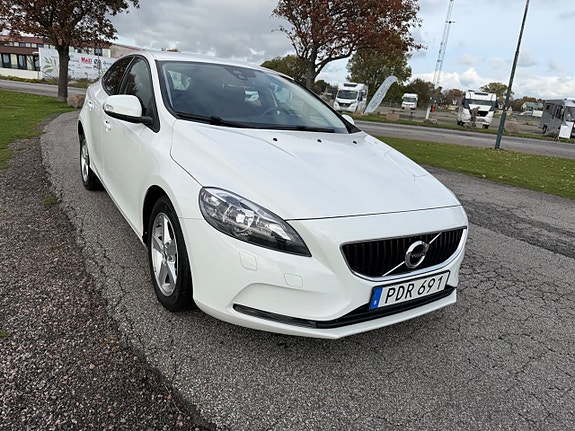 Volvo V40 6 of 12