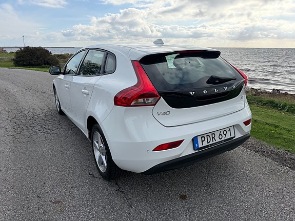 Volvo V40 3 of 12