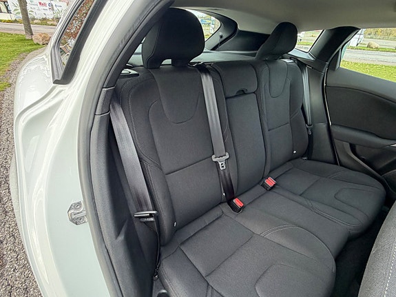 Volvo V40 12 of 12