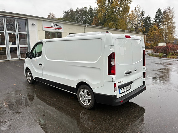 Nissan NV300 6 of 12