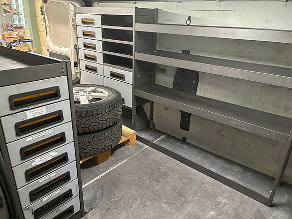 Nissan NV300 9 of 12