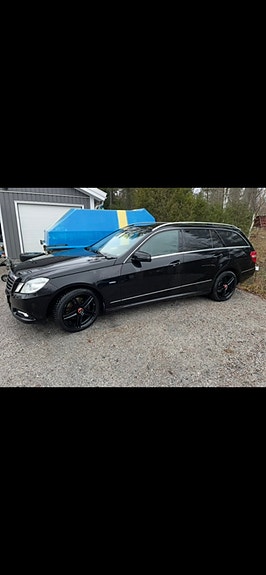 Mercedes-Benz E 250 3 of 3