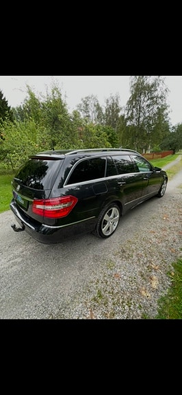 Mercedes-Benz E 250 2 of 3