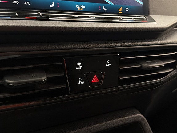 Volkswagen Caddy Maxi 26 of 30