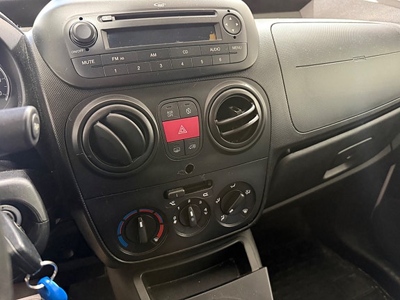 Peugeot Bipper 11 of 13