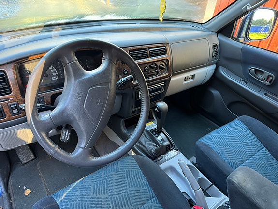 Mitsubishi Pajero Sport 4 of 19