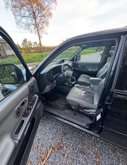 Mitsubishi Pajero Sport 13 of 19