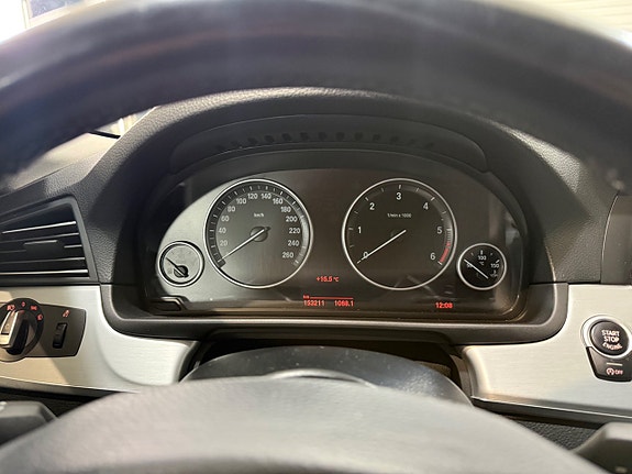 BMW 520d 9 of 18
