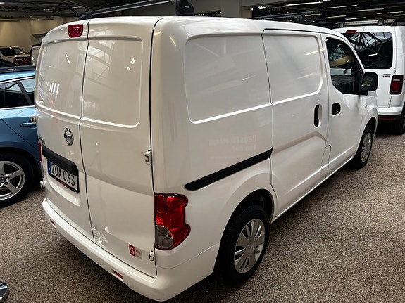 Nissan NV200 4 of 6