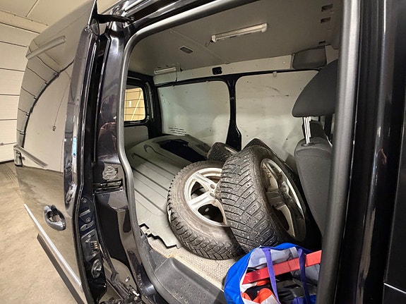 Volkswagen Caddy Maxi 8 of 15