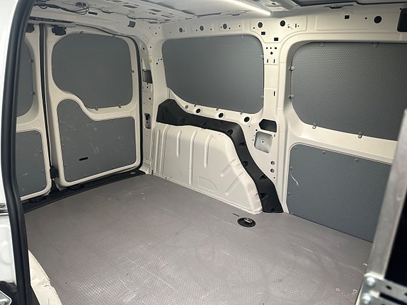 Volkswagen Caddy Maxi 8 of 13