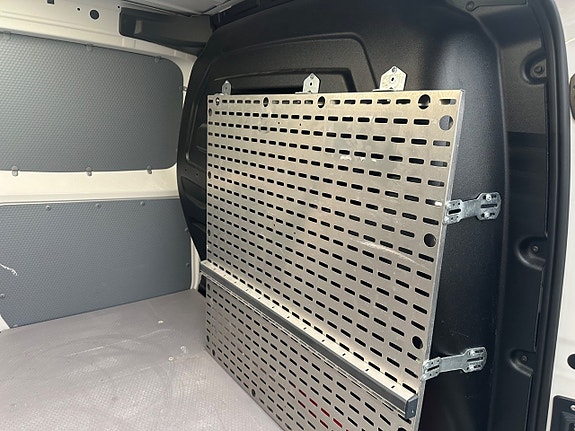 Volkswagen Caddy Maxi 9 of 13