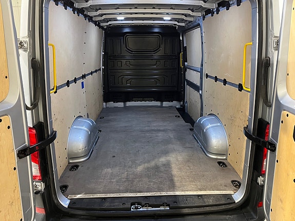 Volkswagen Crafter 35 11 of 19
