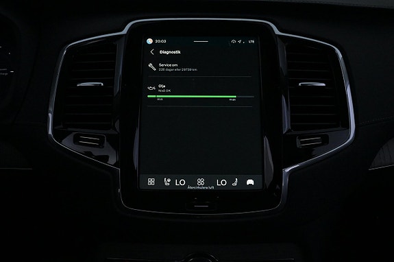 Volvo XC90 17 of 27