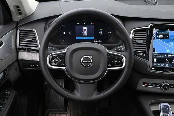 Volvo XC90 7 of 27