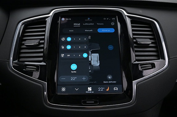 Volvo XC90 18 of 27