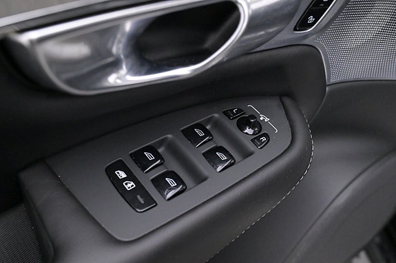 Volvo XC90 11 of 27
