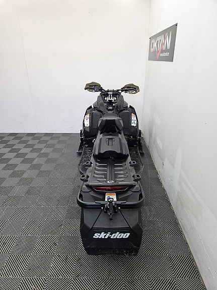 Ski-doo Renegade XRS 850 E-TEC 5 of 6
