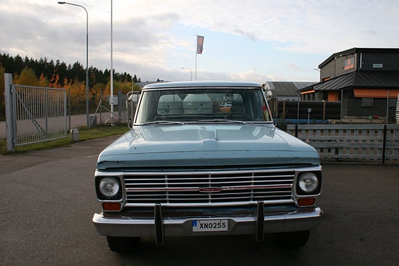 Ford F-100 5 of 23
