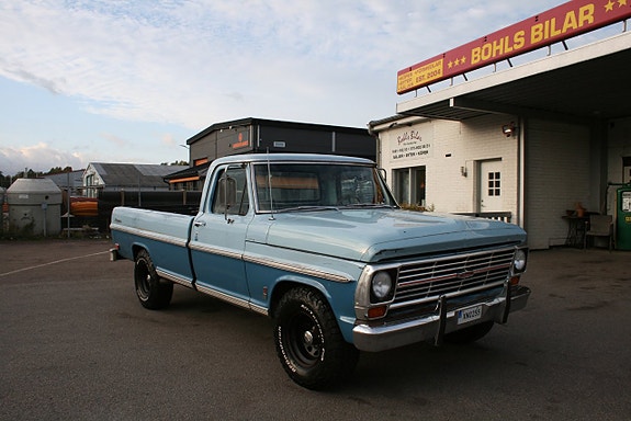 Ford F-100 4 of 23