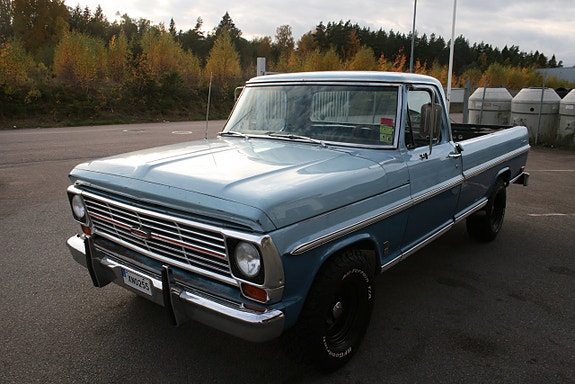 Ford F-100 3 of 23