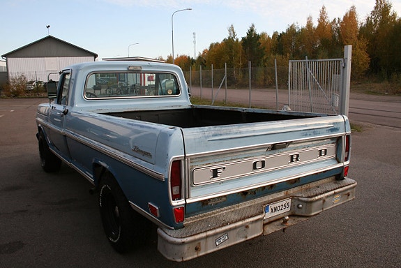Ford F-100 2 of 23
