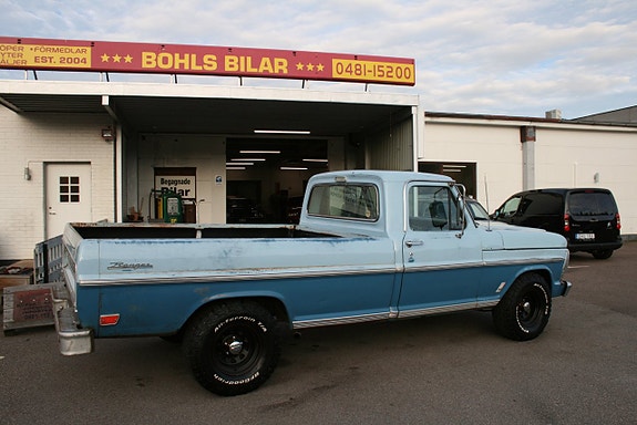 Ford F-100 8 of 23