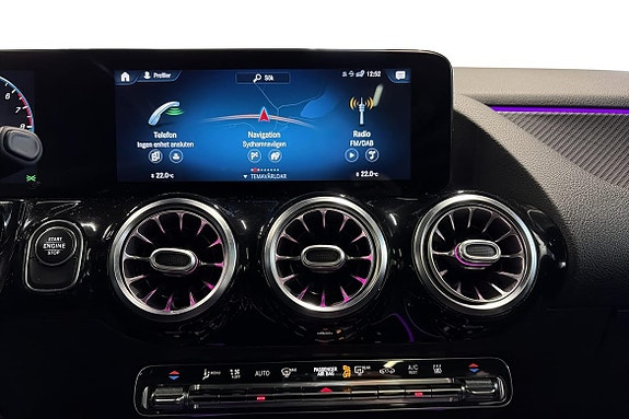 Mercedes-Benz GLA 250 e 13 of 25