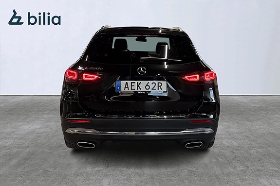 Mercedes-Benz GLA 250 e 16 of 25