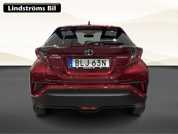 Toyota C-HR 8 of 19
