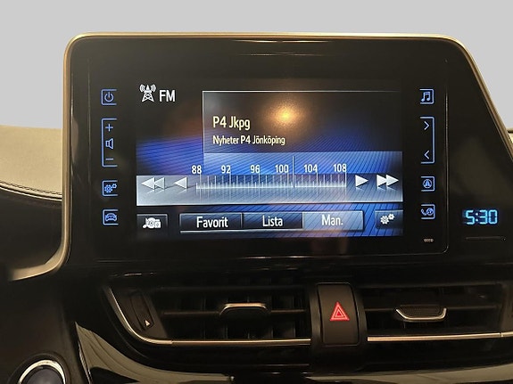 Toyota C-HR 16 of 19