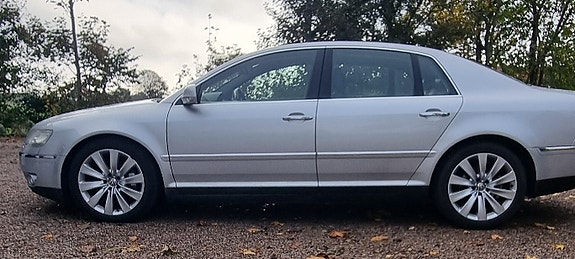 Volkswagen Phaeton 3 of 19