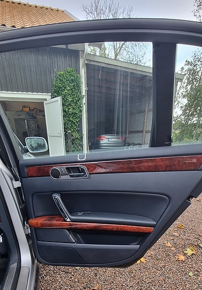 Volkswagen Phaeton 16 of 19
