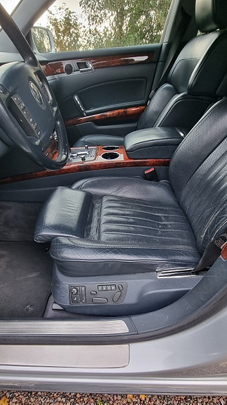 Volkswagen Phaeton 10 of 19