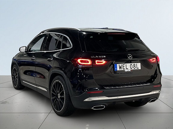 Mercedes-Benz GLA 250 5 of 23