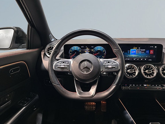 Mercedes-Benz GLA 250 9 of 23