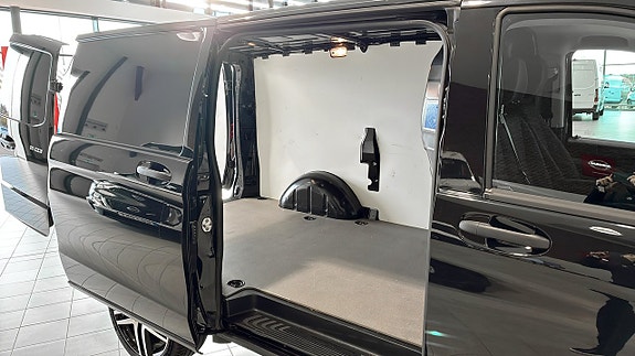 Mercedes-Benz Vito 111 12 of 12