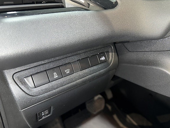Peugeot 208 14 of 15