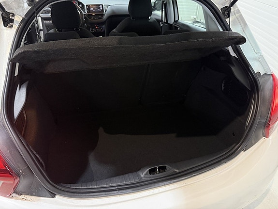 Peugeot 208 8 of 15