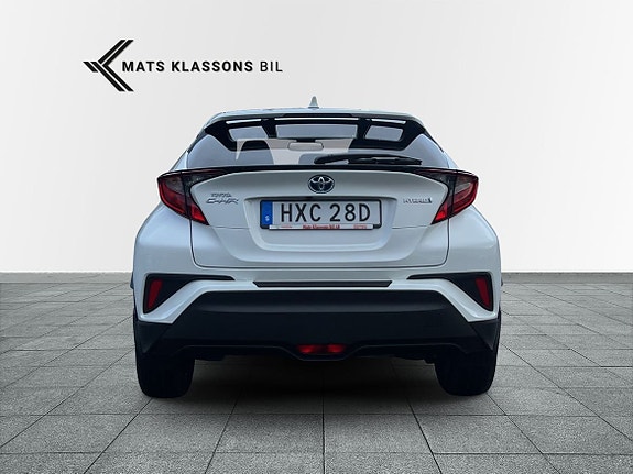 Toyota C-HR 4 of 10