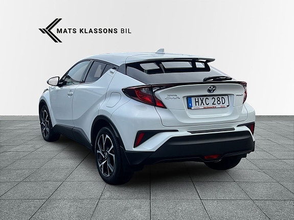 Toyota C-HR 2 of 10