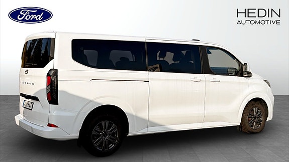 Ford Custom Tourneo 2 of 9