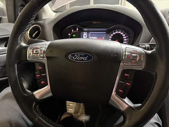 Ford Mondeo 13 of 13