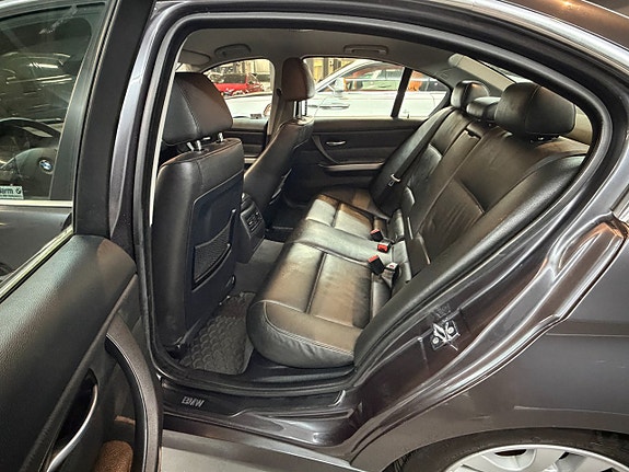 BMW 325Xi 7 of 14