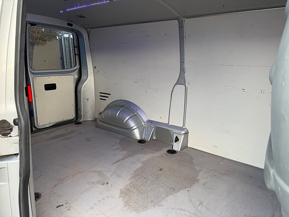 Volkswagen Transporter 6 of 15