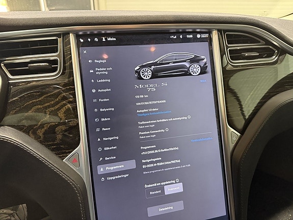 Tesla Model S 11 of 16