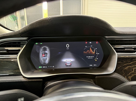Tesla Model S 9 of 16