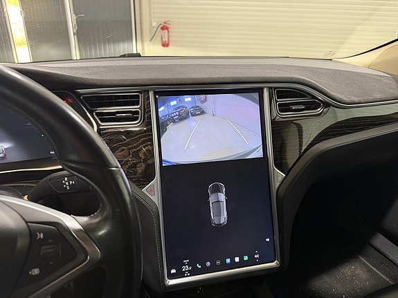 Tesla Model S 13 of 16